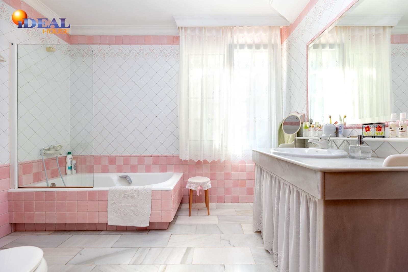 5 makuuhuone Huvila myytävänä paikassa Granada kaupunki mukana uima-altaan 
autotalli - 950 000 € (Ref: 9434212)