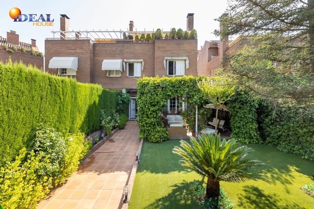 5 makuuhuone Huvila myytävänä paikassa Cerrillo de Maracena - Periodistas, Granada kaupunki mukana uima-altaan 
autotalli - 950 000 € (Ref: 9434212)