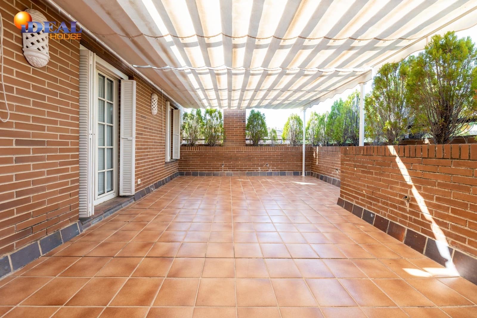 5 makuuhuone Huvila myytävänä paikassa Granada kaupunki mukana uima-altaan 
autotalli - 950 000 € (Ref: 9434212)