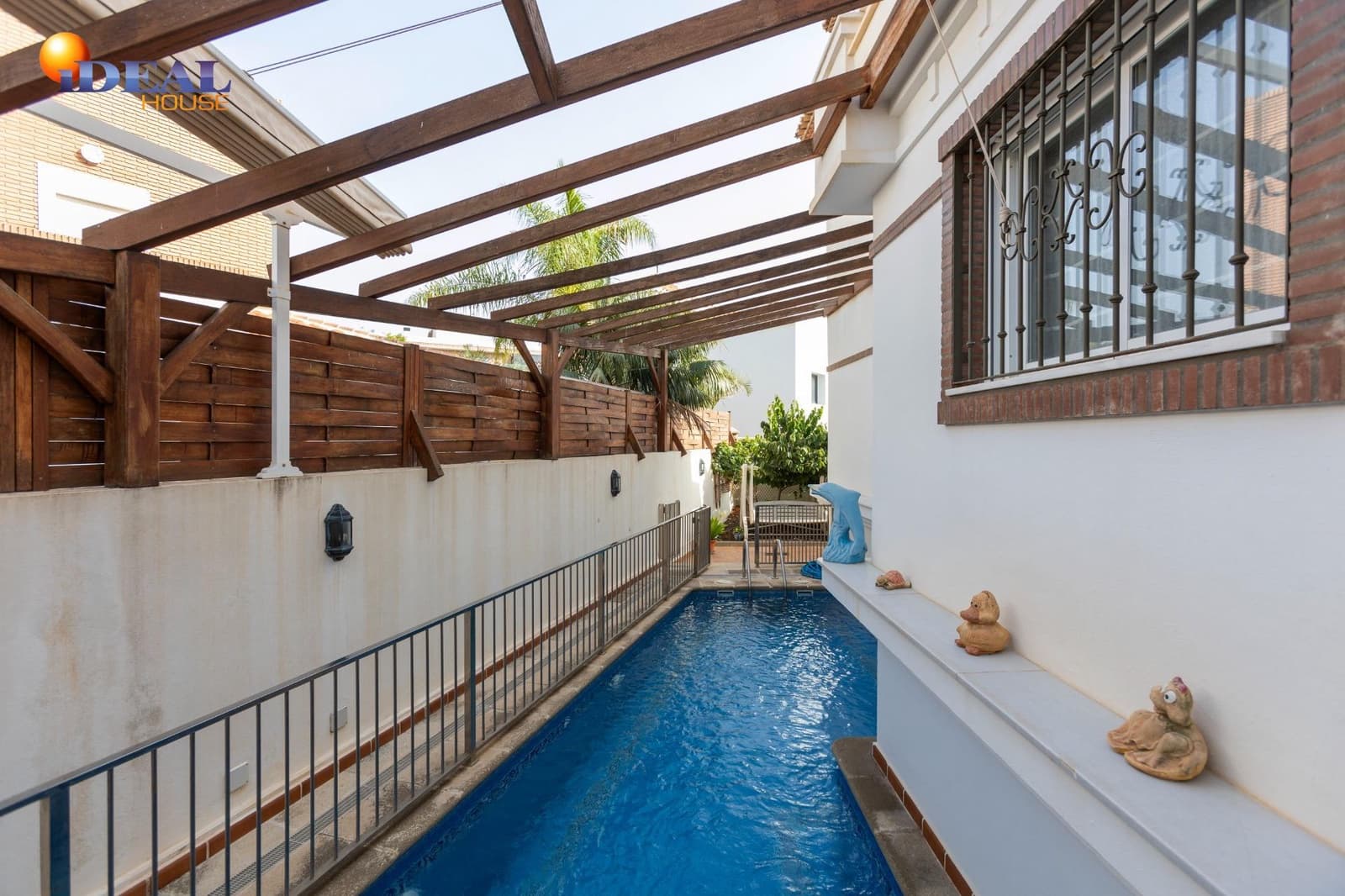 5 bedroom Villa for sale in Motril with pool garage - € 1,160,000 (Ref: 9434213)