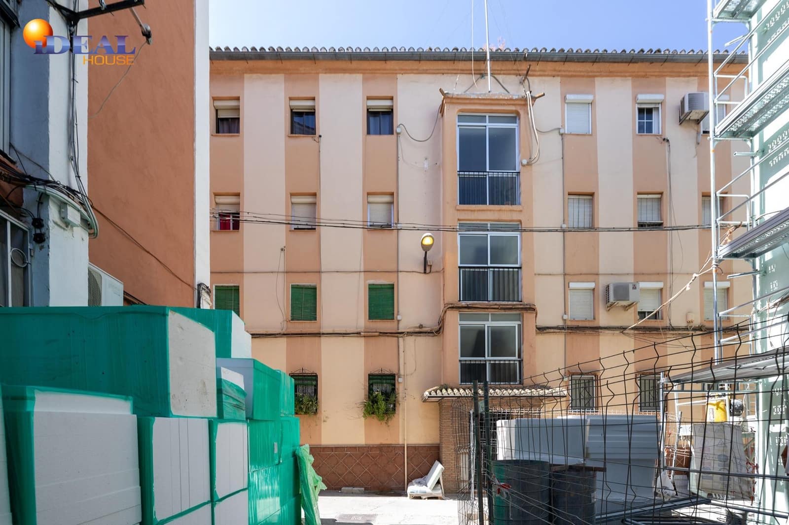 3 bedroom Flat for sale in Granada city - € 180,000 (Ref: 9434216)