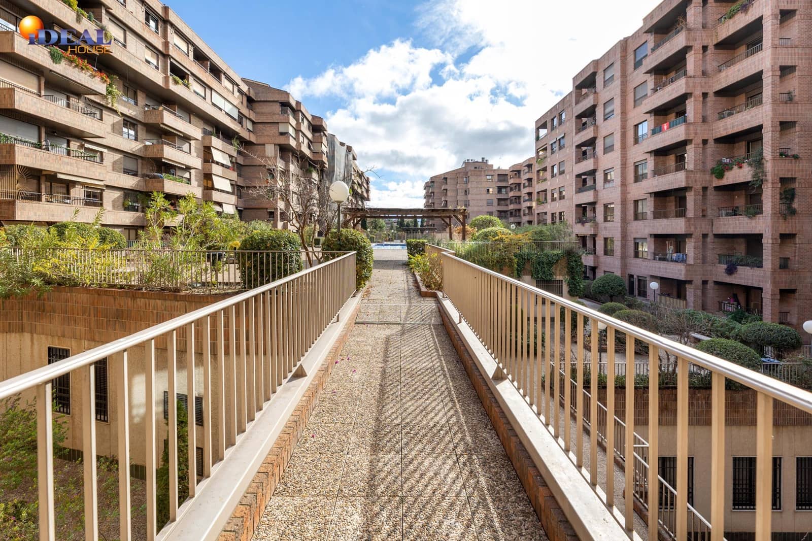 4 slaapkamer Flat te koop in Granada stad met zwembad - € 495.000 (Ref: 9434218)