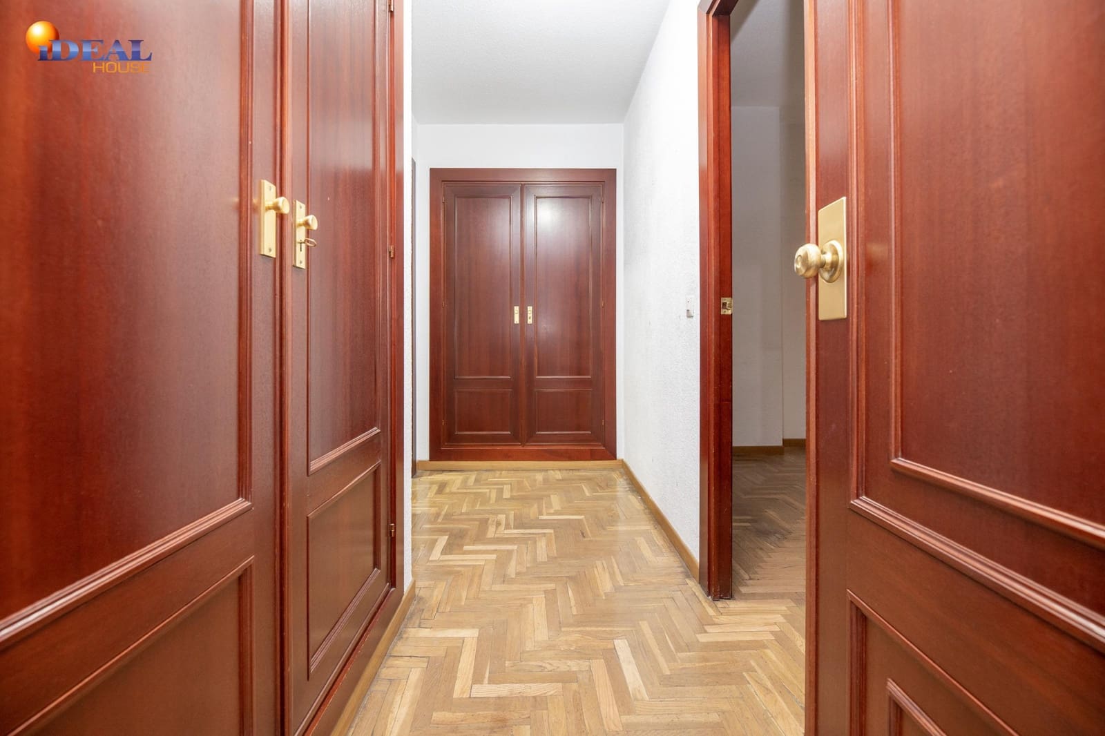 4 slaapkamer Flat te koop in Granada stad met zwembad - € 495.000 (Ref: 9434218)