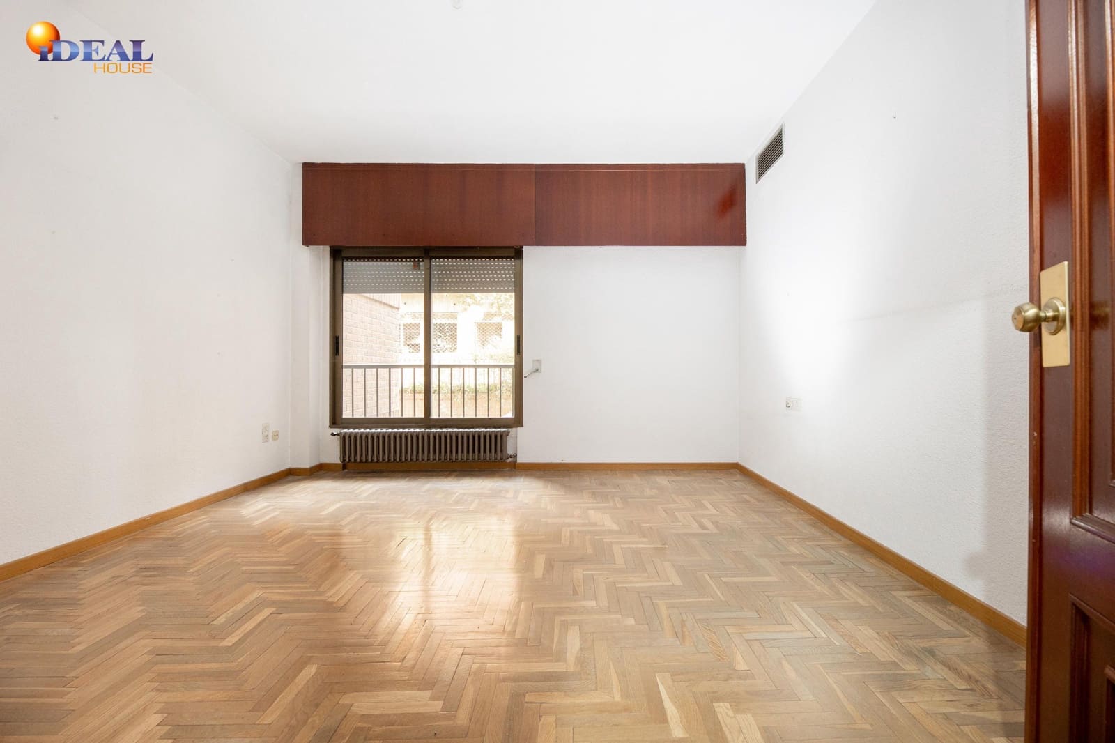 4 slaapkamer Flat te koop in Granada stad met zwembad - € 495.000 (Ref: 9434218)