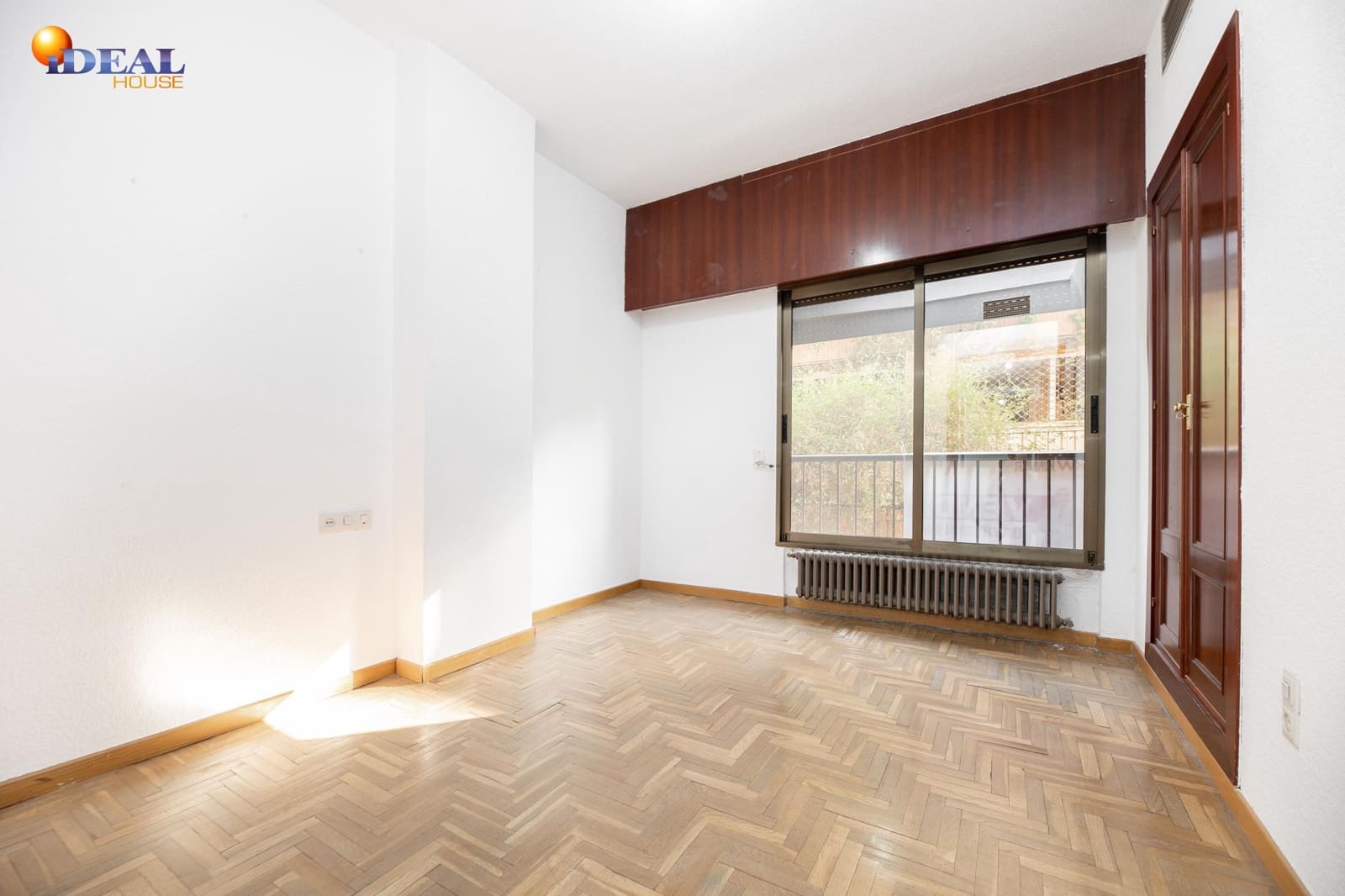 4 slaapkamer Flat te koop in Granada stad met zwembad - € 495.000 (Ref: 9434218)