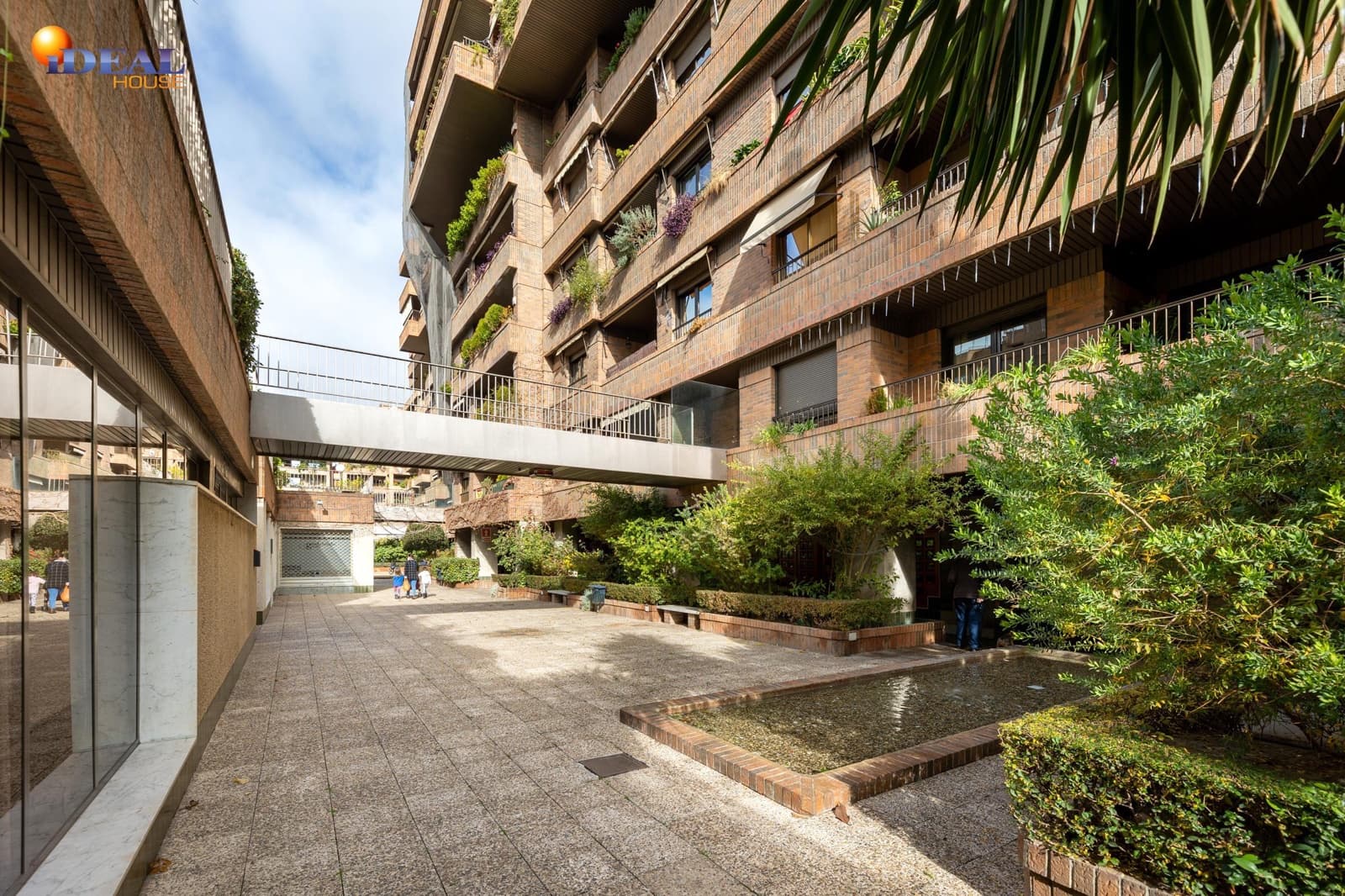 4 slaapkamer Flat te koop in Granada stad met zwembad - € 495.000 (Ref: 9434218)