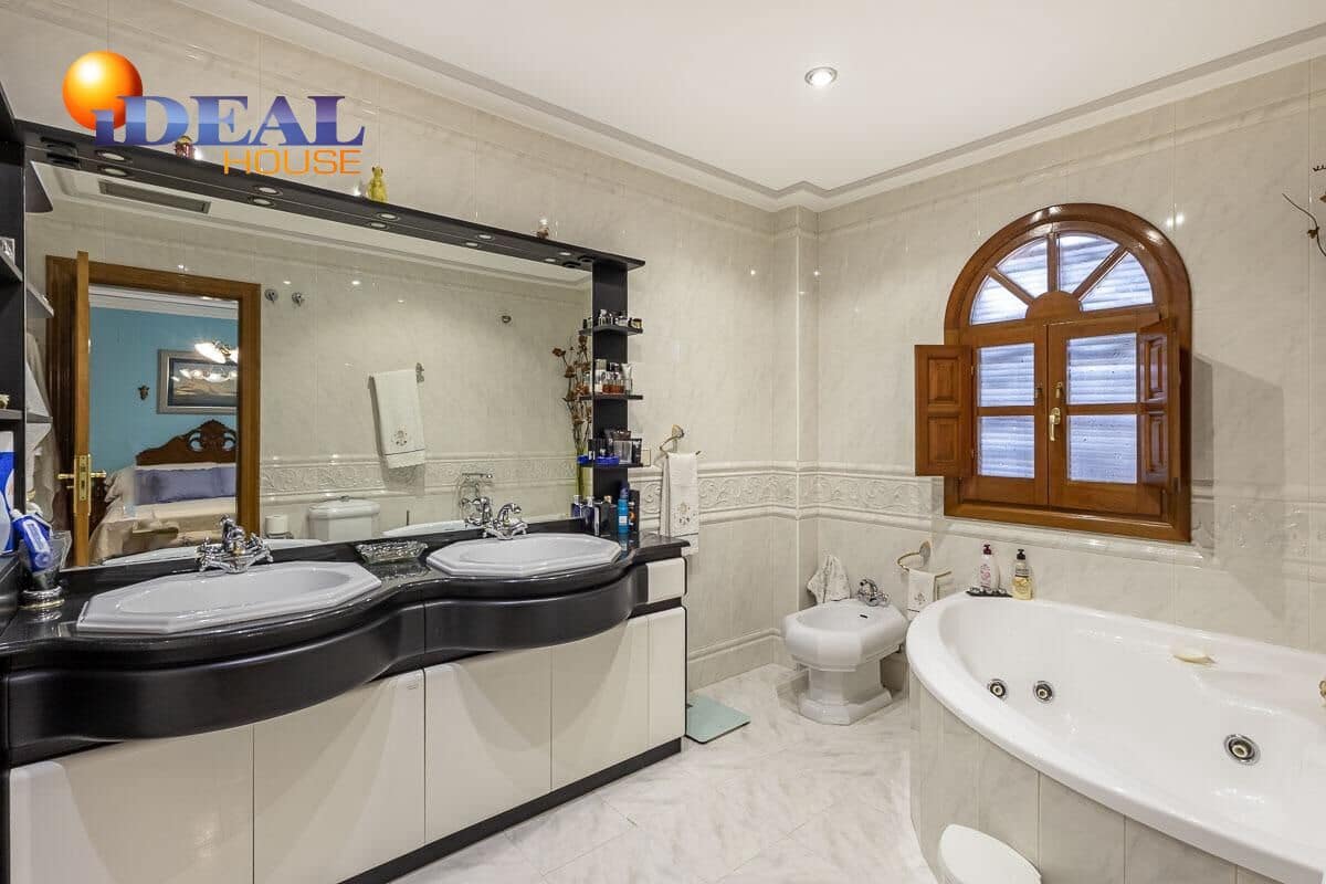 5 bedroom Villa for sale in Monachil with pool garage - € 619,000 (Ref: 9434219)