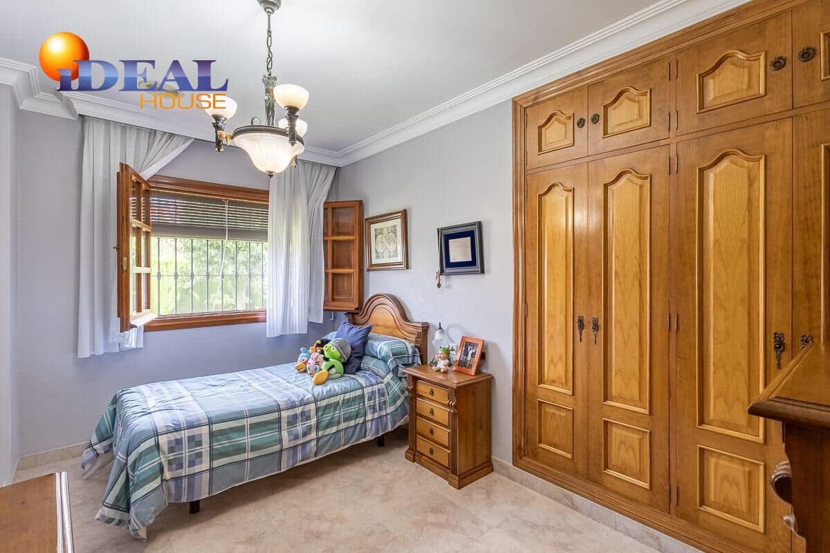 5 bedroom Villa for sale in Monachil with pool garage - € 619,000 (Ref: 9434219)