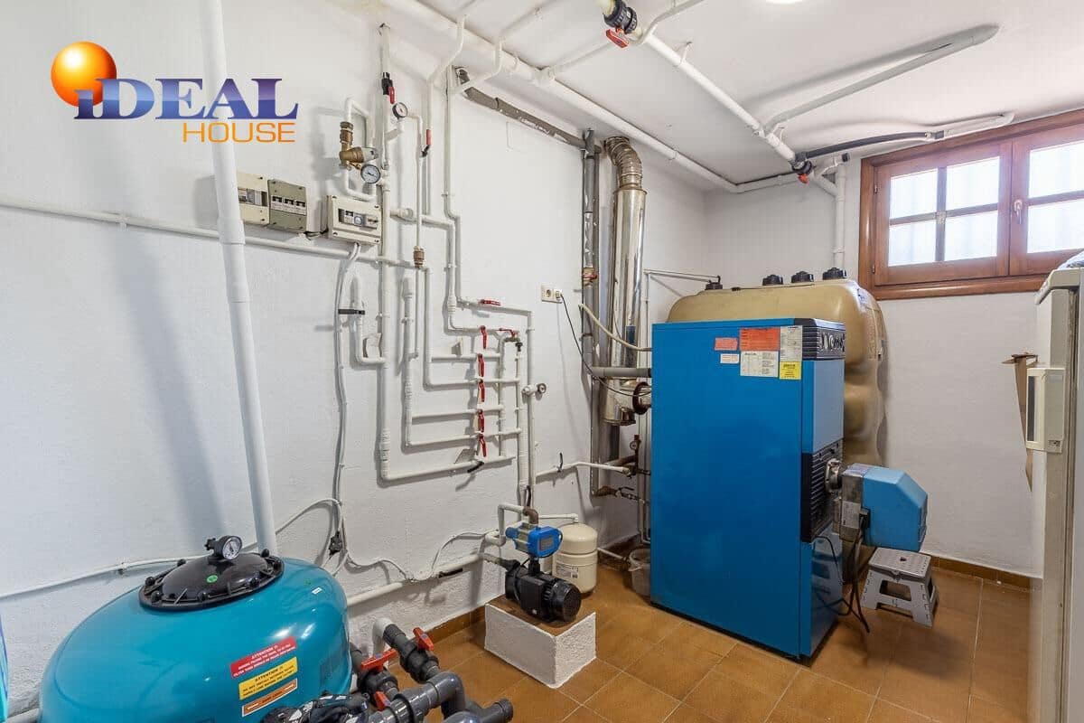 5 bedroom Villa for sale in Monachil with pool garage - € 619,000 (Ref: 9434219)