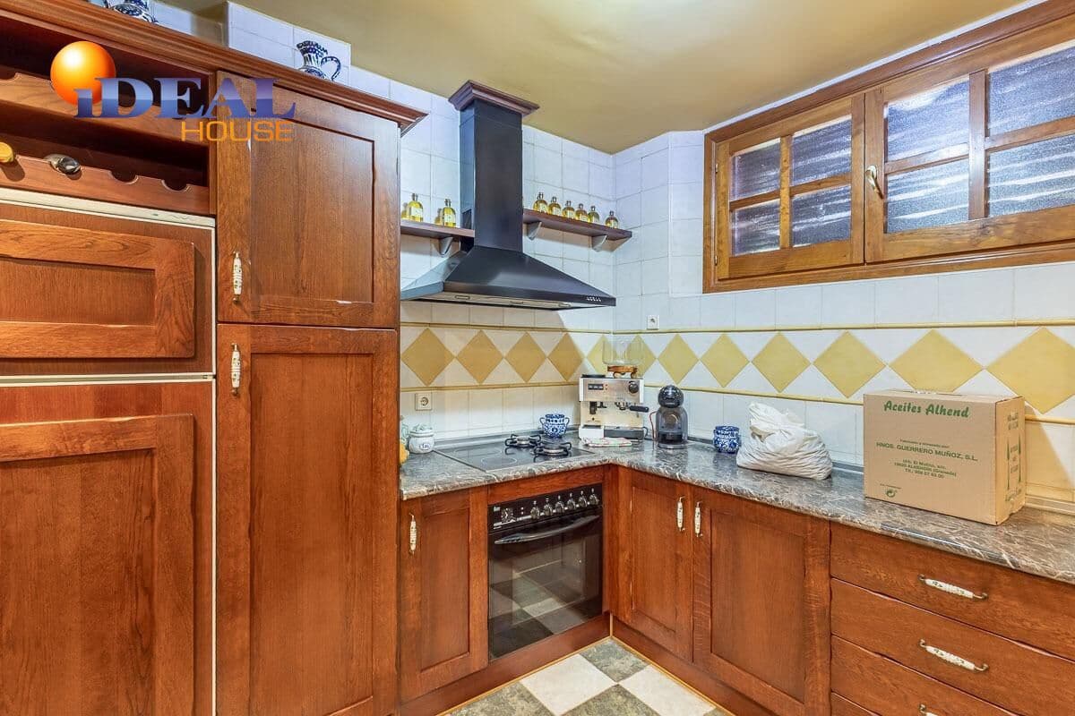 5 bedroom Villa for sale in Monachil with pool garage - € 619,000 (Ref: 9434219)