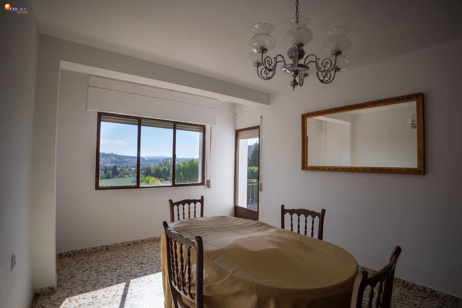 5 makuuhuone Rivitalo myytävänä paikassa Loja - 225 000 € (Ref: 9434220)