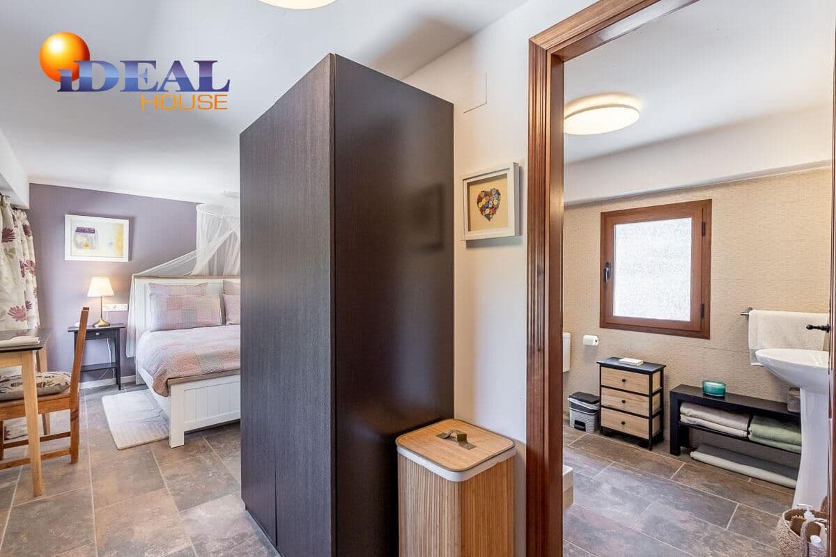 4 bedroom Villa for sale in Loja with pool - € 268,000 (Ref: 9434223)