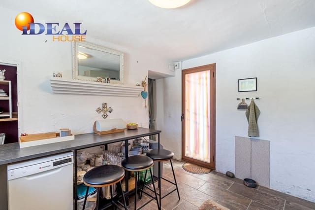 4 bedroom Villa for sale in Loja with pool - € 268,000 (Ref: 9434223)