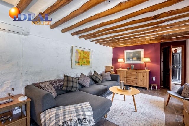 4 bedroom Villa for sale in Loja with pool - € 268,000 (Ref: 9434223)