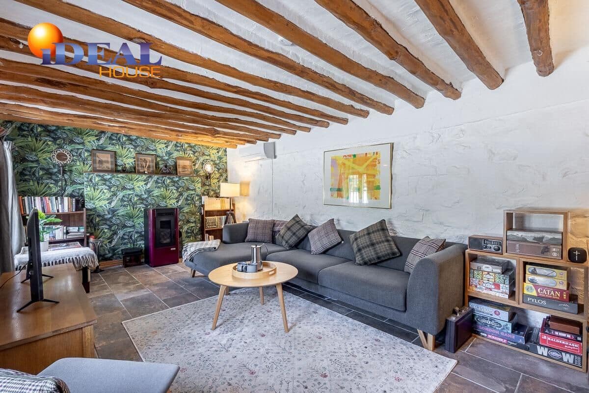 4 bedroom Villa for sale in Loja with pool - € 268,000 (Ref: 9434223)