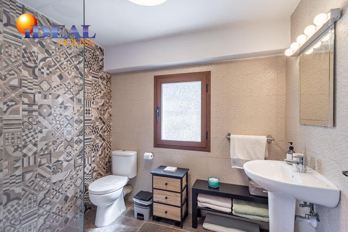 4 bedroom Villa for sale in Loja with pool - € 268,000 (Ref: 9434223)