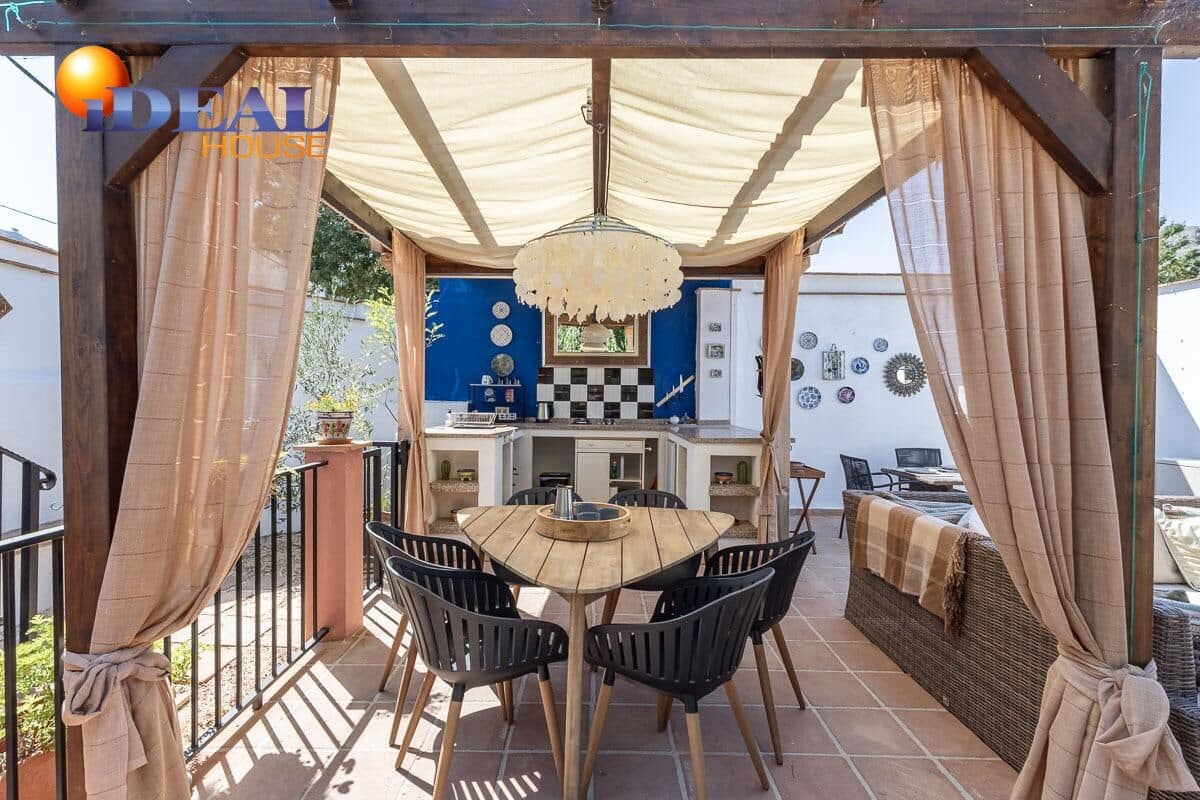 4 bedroom Villa for sale in Loja with pool - € 268,000 (Ref: 9434223)