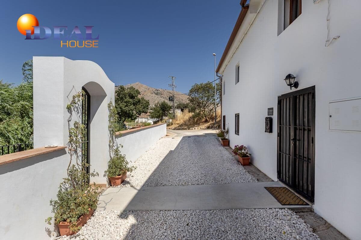 4 bedroom Villa for sale in Loja with pool - € 268,000 (Ref: 9434223)