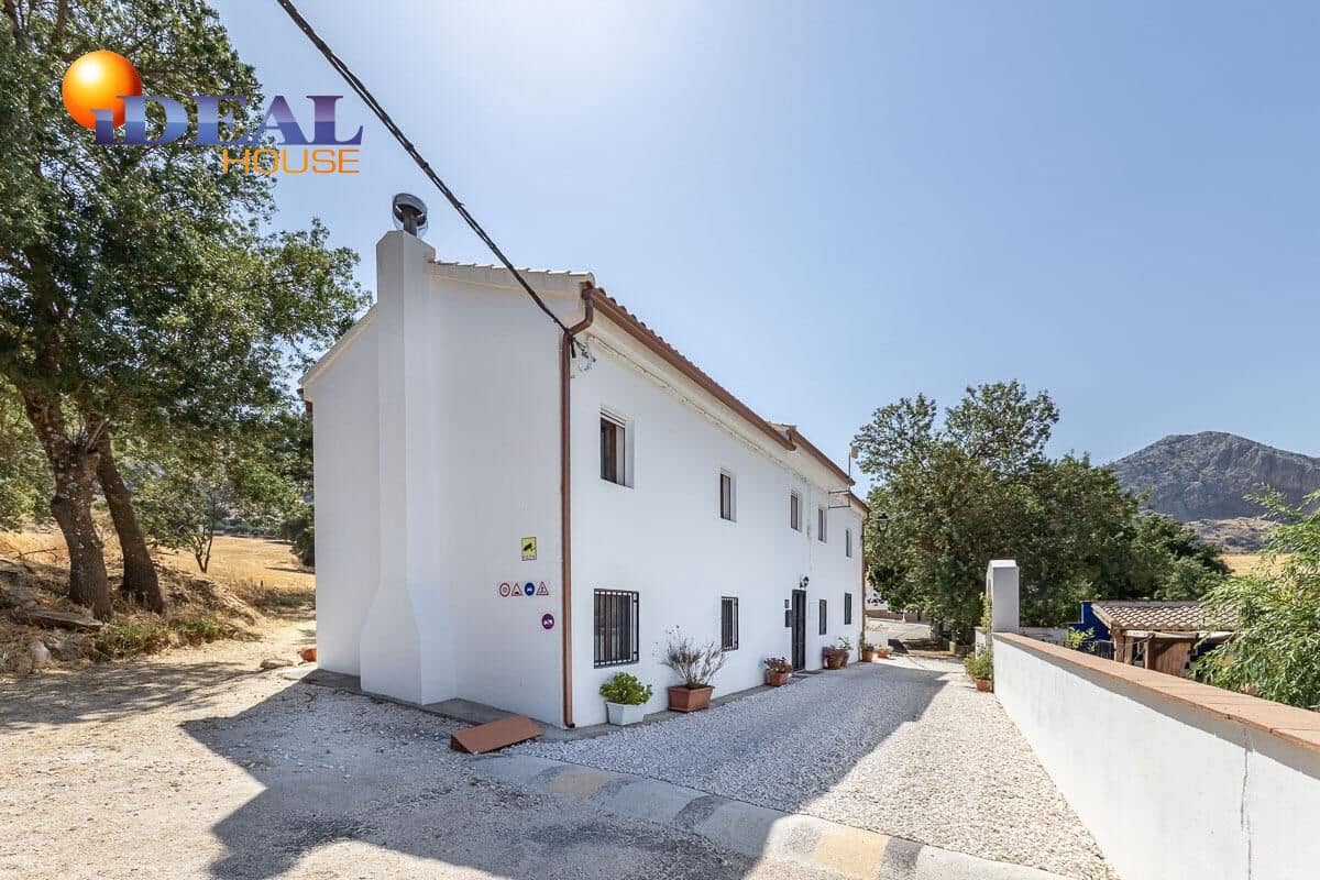 4 bedroom Villa for sale in Loja with pool - € 268,000 (Ref: 9434223)