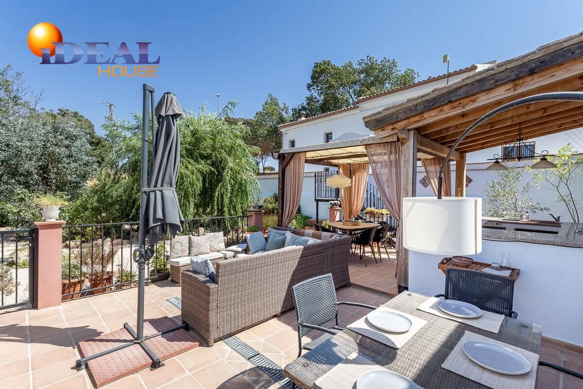 4 bedroom Villa for sale in Loja with pool - € 268,000 (Ref: 9434223)