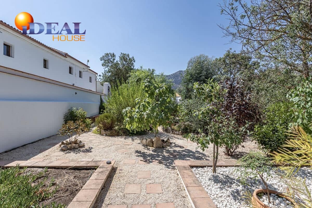 4 bedroom Villa for sale in Loja with pool - € 268,000 (Ref: 9434223)