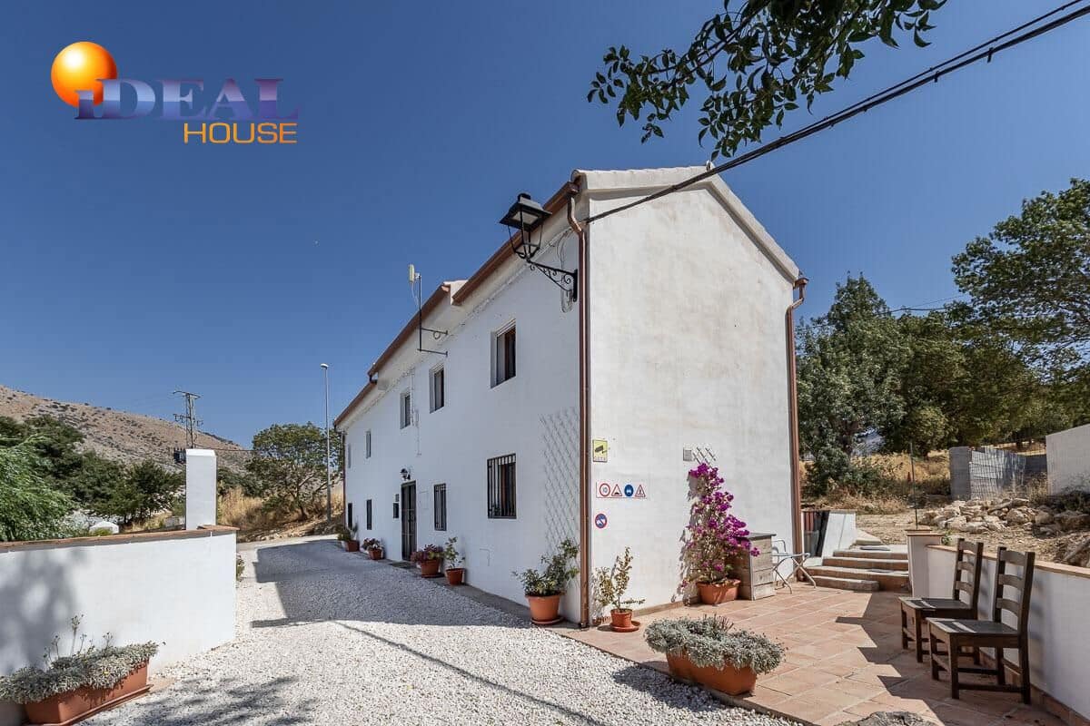 4 bedroom Villa for sale in Loja with pool - € 268,000 (Ref: 9434223)