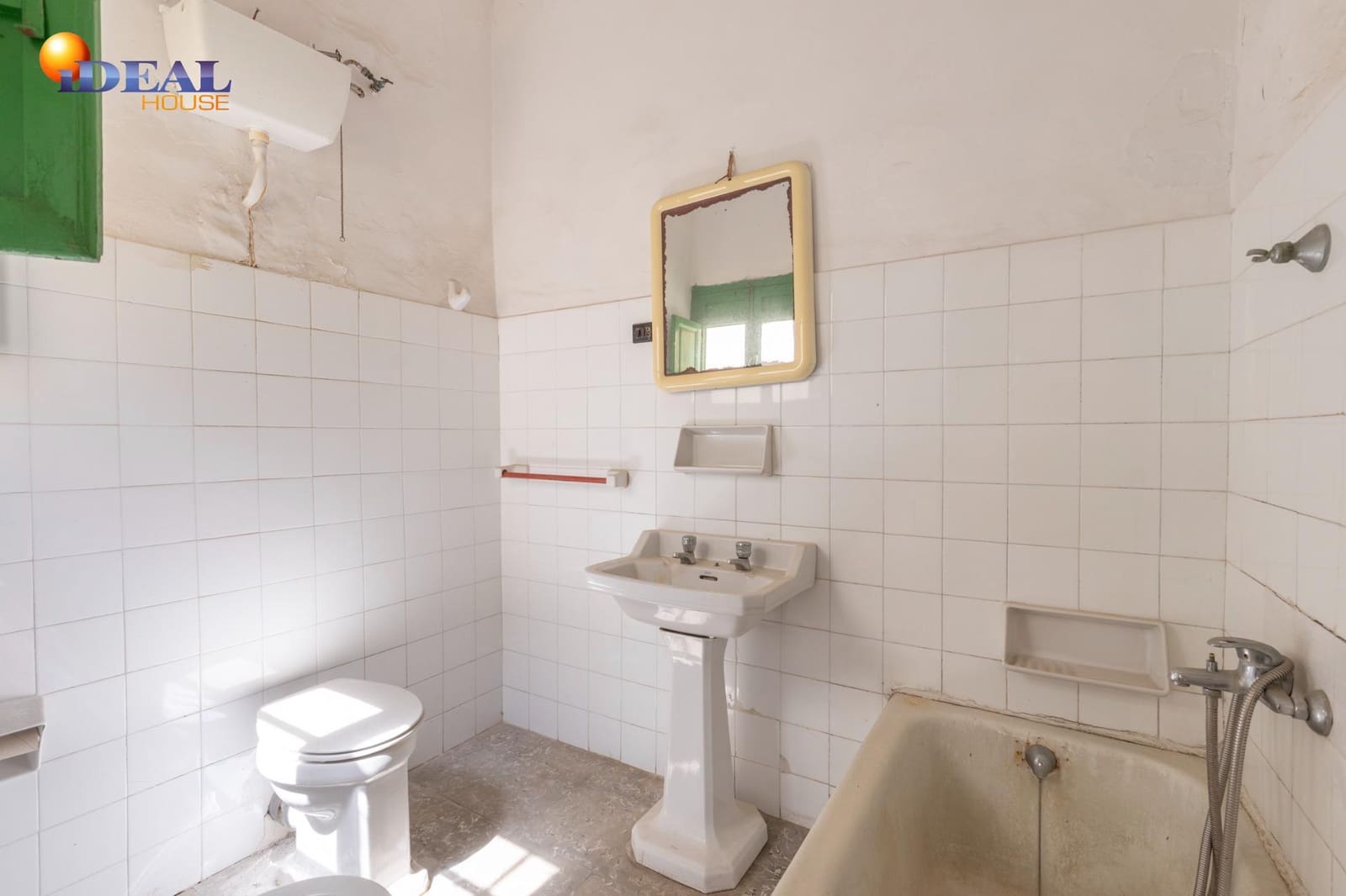 4 bedroom Terraced Villa for sale in Polopos - € 90,000 (Ref: 9434226)