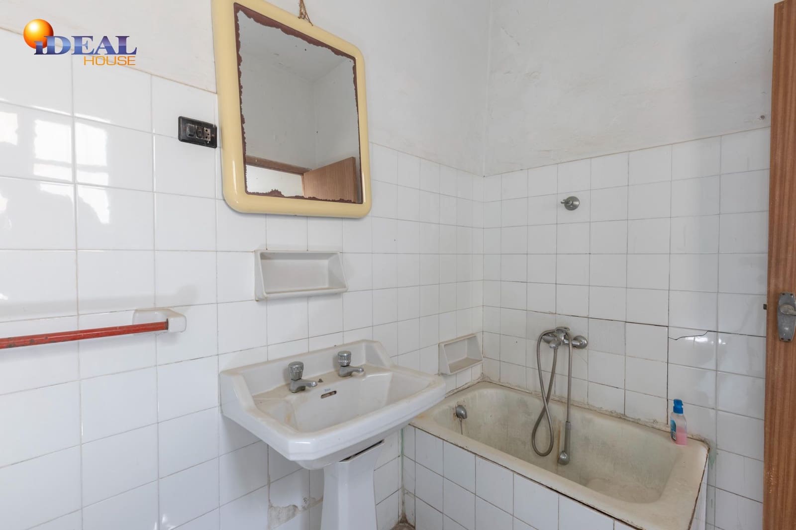 4 bedroom Terraced Villa for sale in Polopos - € 90,000 (Ref: 9434226)