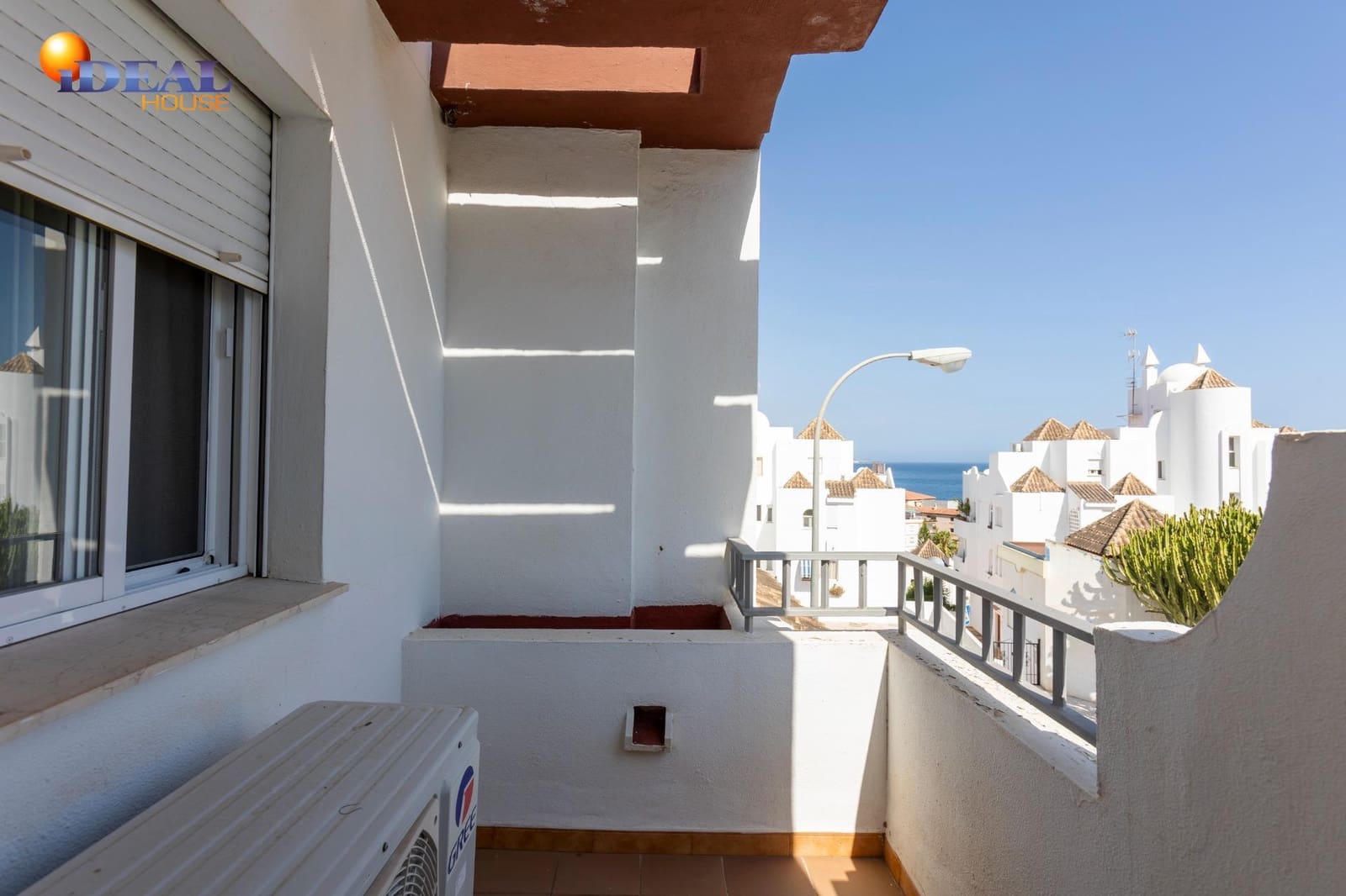 3 soverom Rekkehus til salgs i Almunecar med svømmebasseng garasje - € 274 900 (Ref: 9434227)