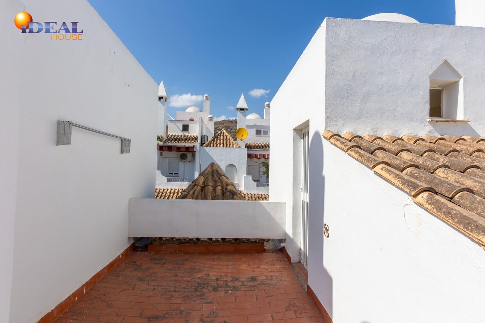 3 soverom Rekkehus til salgs i Almunecar med svømmebasseng garasje - € 274 900 (Ref: 9434227)