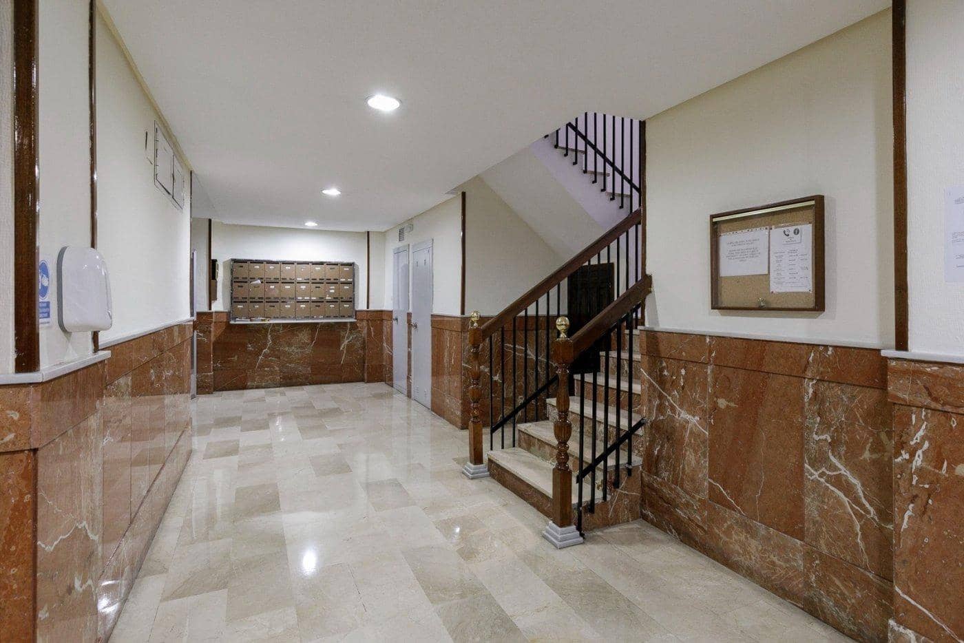 4 slaapkamer Flat te koop in Granada stad met garage - € 530.000 (Ref: 9434231)