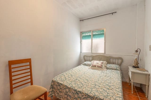 Finca/Casa Rural de 4 habitaciones en Cogollos Vega en venta con piscina - 199.000 € (Ref: 9434233)