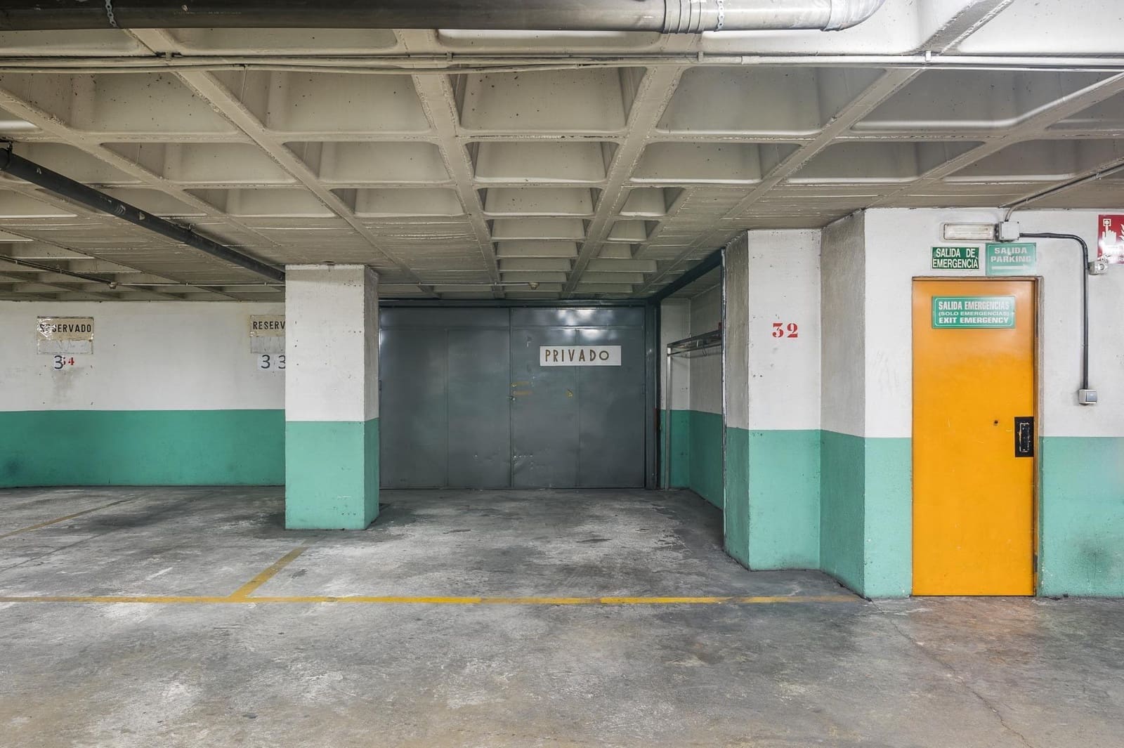 4 bedroom Flat for sale in Granada city with garage - € 649,000 (Ref: 9434234)