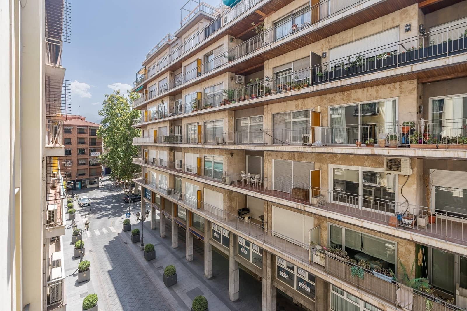 4 bedroom Flat for sale in Granada city with garage - € 649,000 (Ref: 9434234)