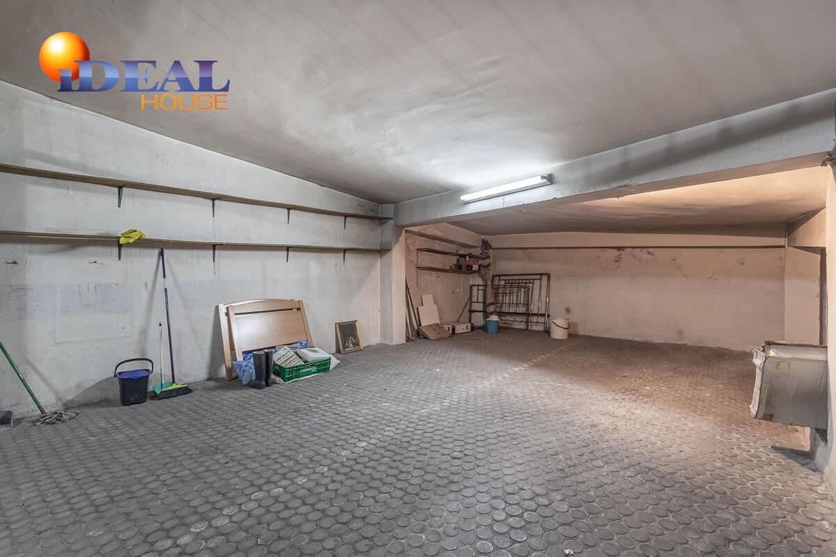 Garage for sale in Granada city - € 65,000 (Ref: 9434235)