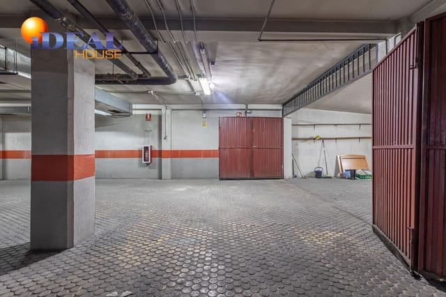Garage for sale in Pajaritos - Plaza de Toros, Granada city - € 65,000 (Ref: 9434235)