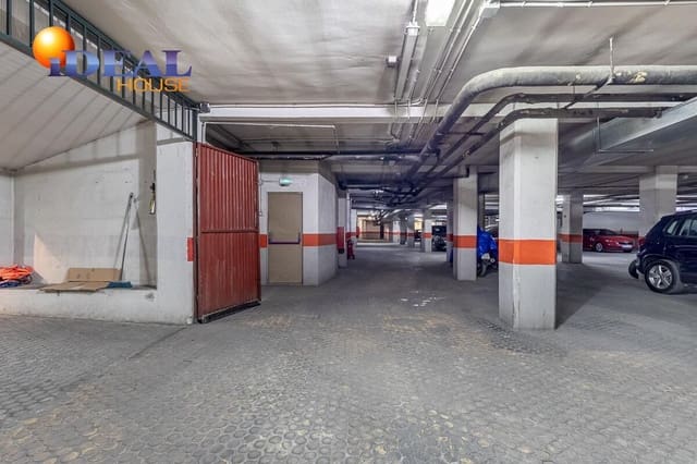 Garage for sale in Pajaritos - Plaza de Toros, Granada city - € 65,000 (Ref: 9434235)
