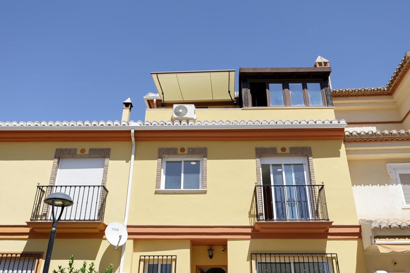 6 sypialnia Dom szeregowy na sprzedaż w Ogijares z garażem - 286 000 € (Ref: 9434236)