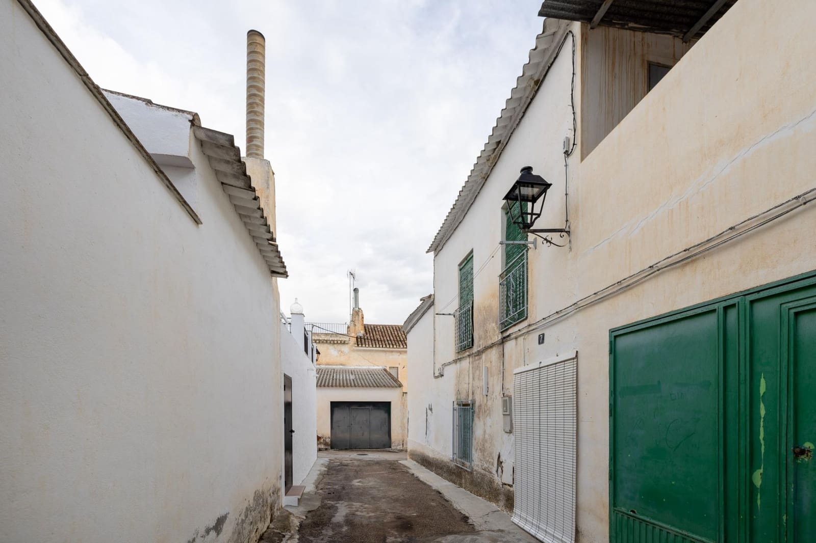 8 bedroom Townhouse for sale in La Malaha with garage - € 125,000 (Ref: 9434238)