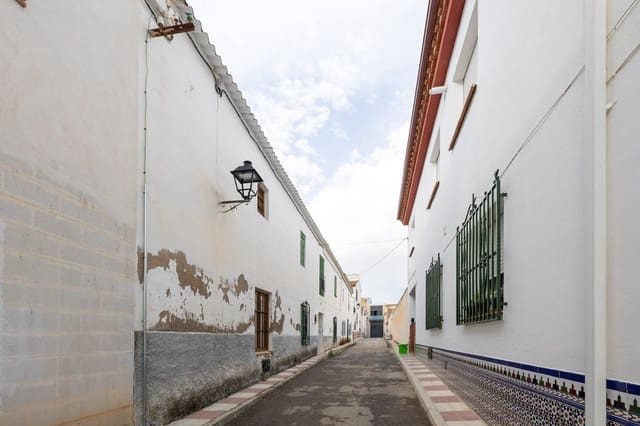 8 soveværelse Byhus til salg i La Malahá med garage - € 125.000 (Ref: 9434238)