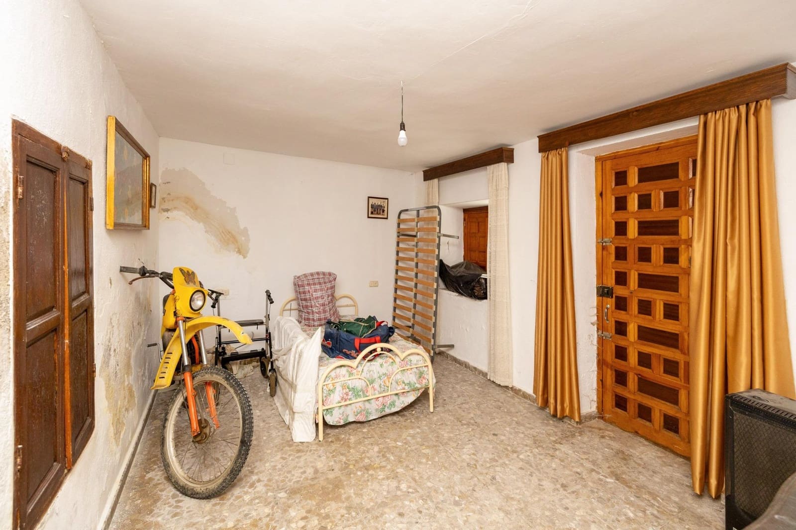 8 bedroom Townhouse for sale in La Malaha with garage - € 125,000 (Ref: 9434238)