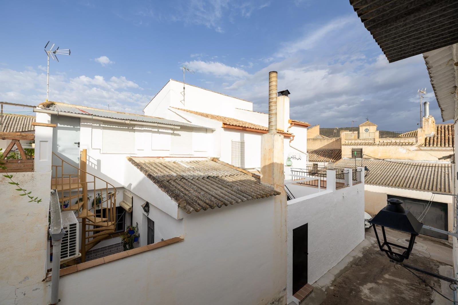 8 bedroom Townhouse for sale in La Malaha with garage - € 125,000 (Ref: 9434238)
