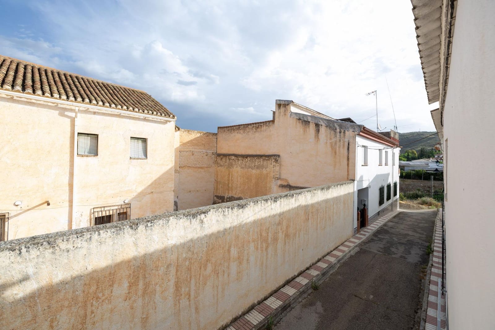 8 bedroom Townhouse for sale in La Malaha with garage - € 125,000 (Ref: 9434238)