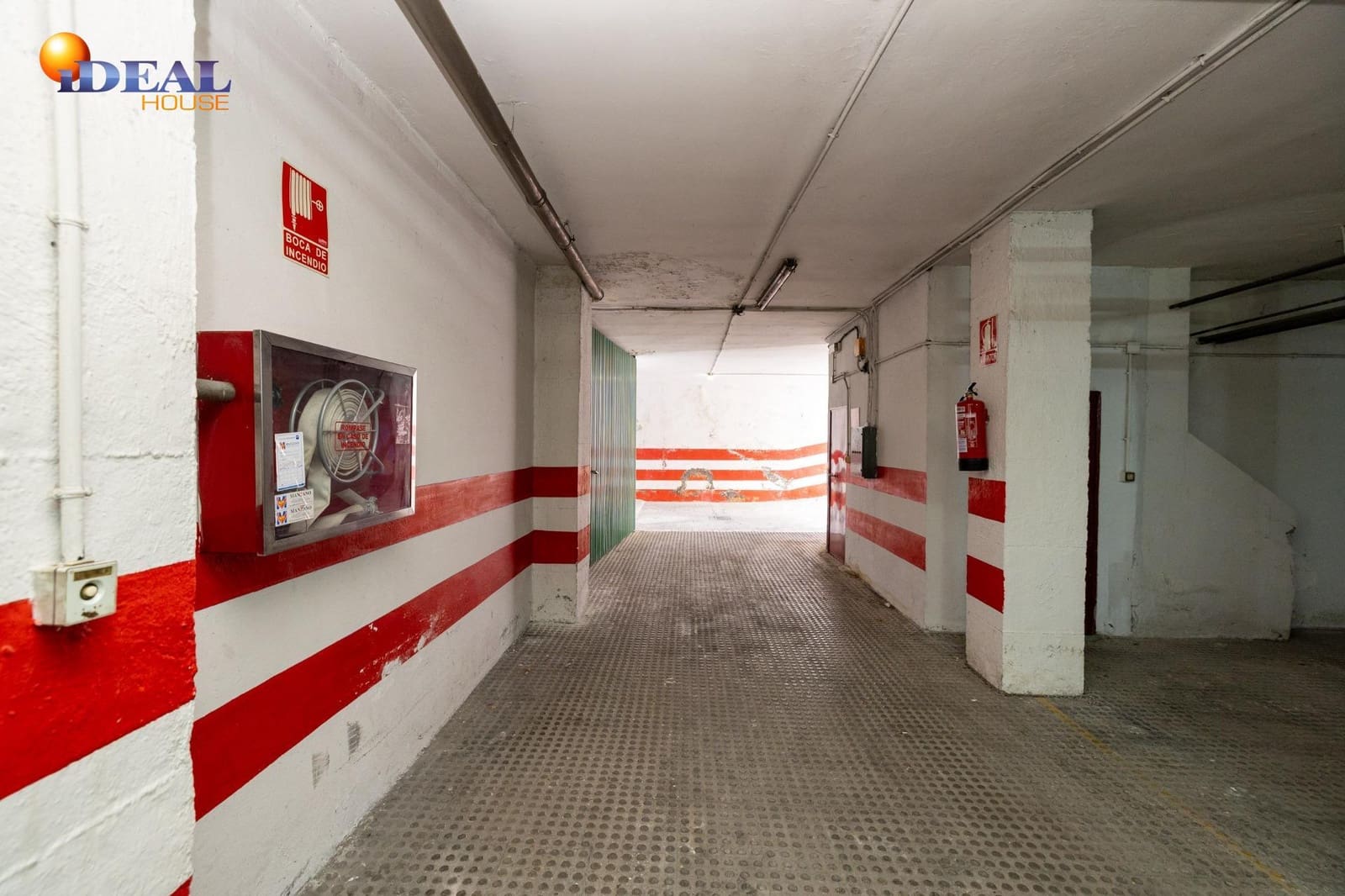 Garage for sale in Granada city - € 21,000 (Ref: 9434239)