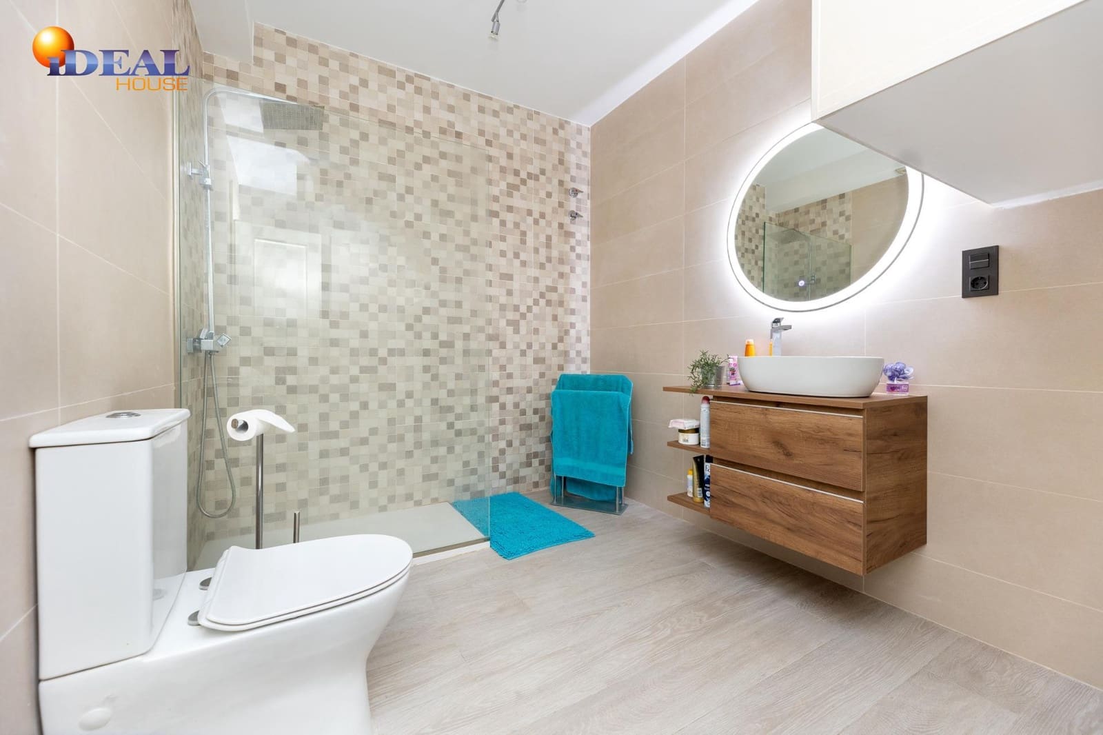 5 makuuhuone Huvila myytävänä paikassa Albolote mukana 
autotalli - 430 000 € (Ref: 9434241)