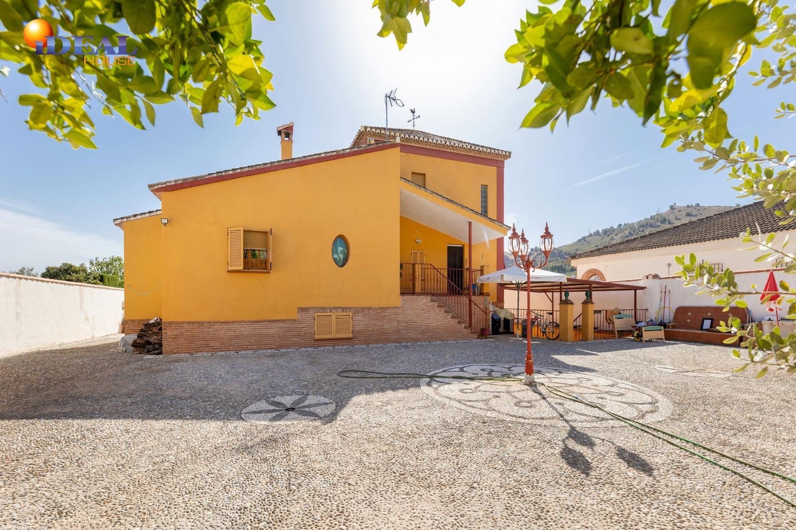 5 makuuhuone Huvila myytävänä paikassa Albolote mukana 
autotalli - 430 000 € (Ref: 9434241)