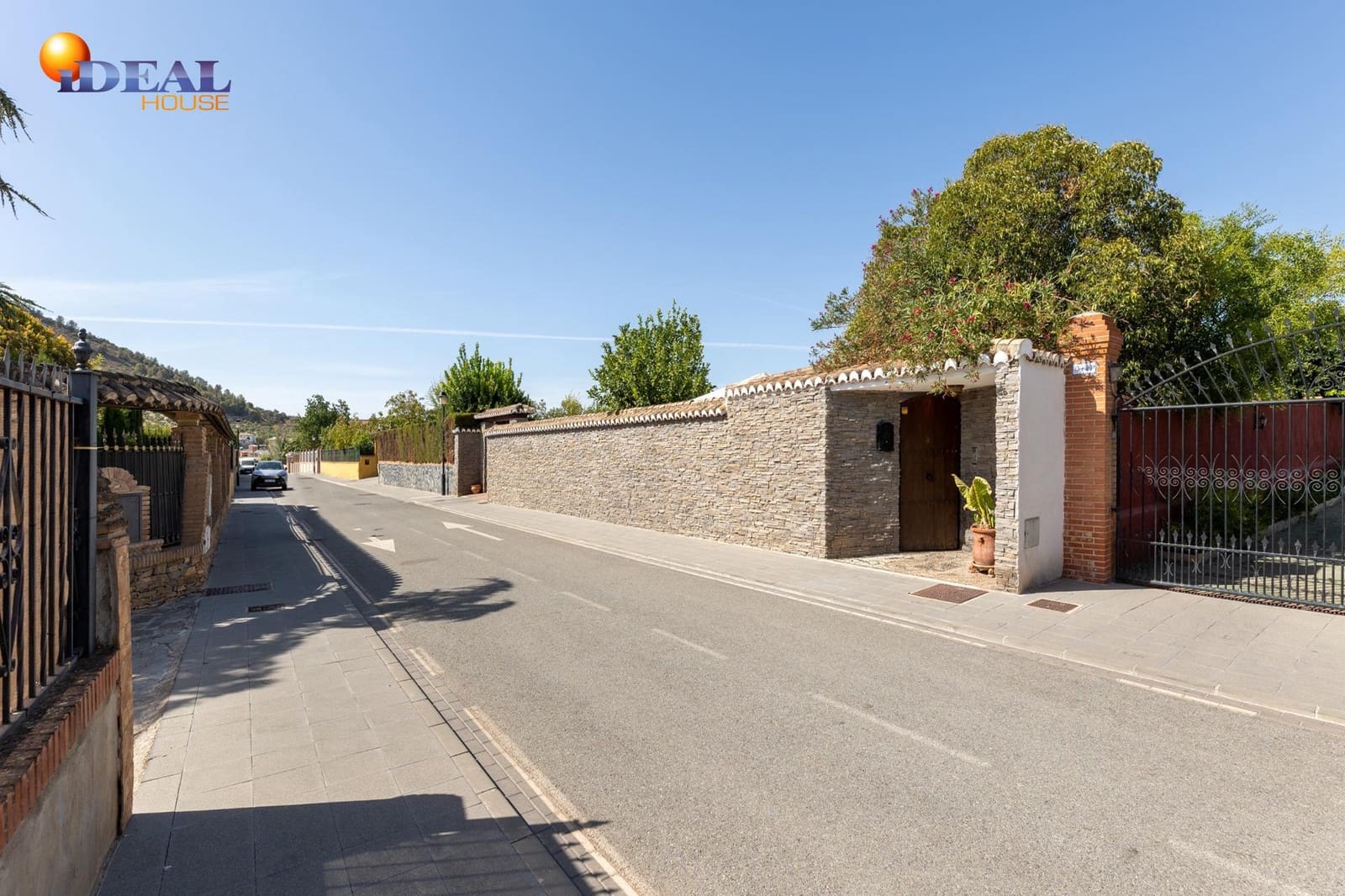 5 makuuhuone Huvila myytävänä paikassa Albolote mukana 
autotalli - 430 000 € (Ref: 9434241)