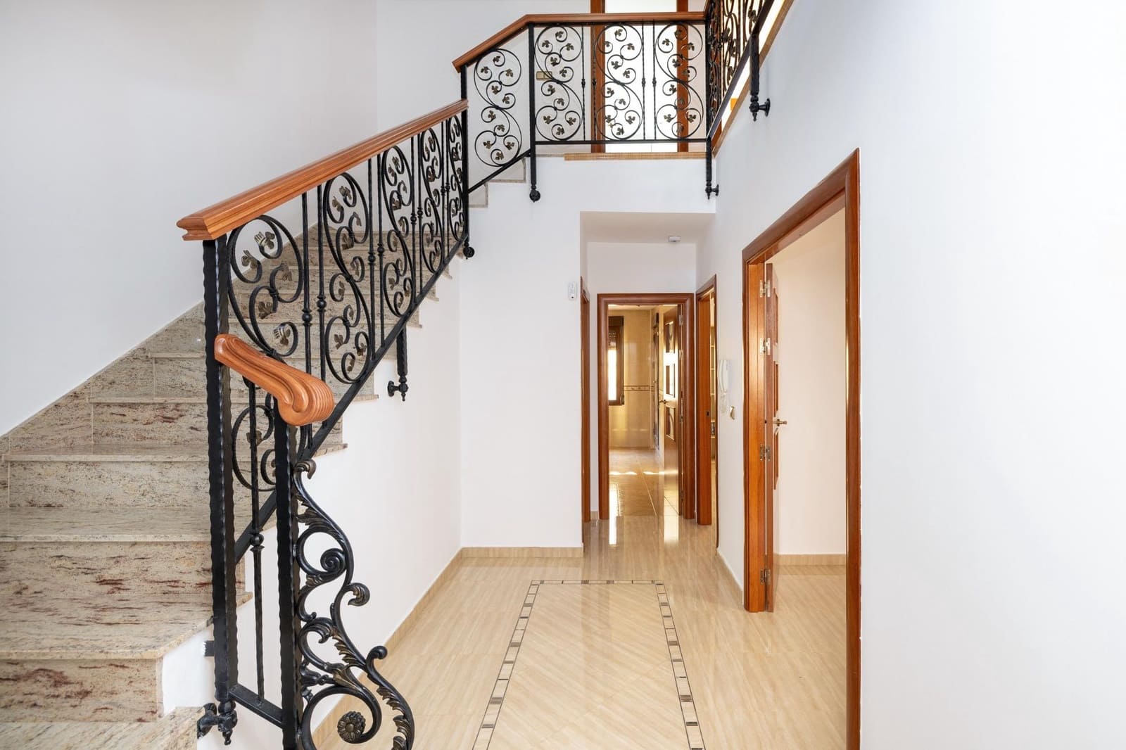 5 soverom Hus til salgs i Atarfe med garasje - € 325 000 (Ref: 9434243)