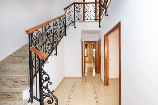 5 soverom Hus til salgs i Atarfe med garasje - € 325 000 (Ref: 9434243)