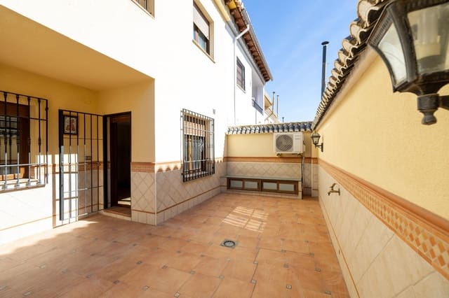 5 soverom Hus til salgs i Atarfe med garasje - € 325 000 (Ref: 9434243)